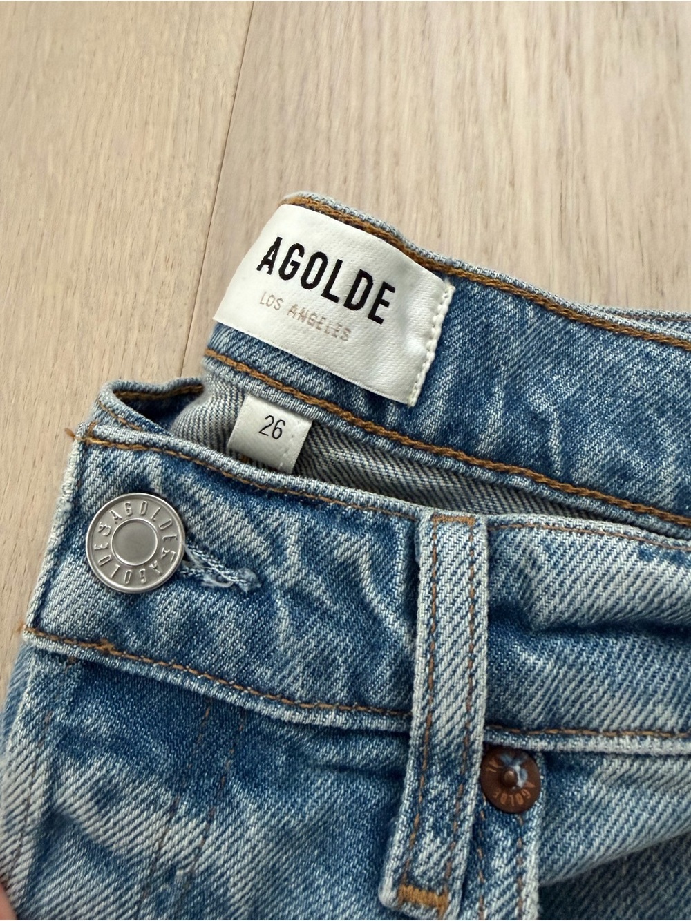 Agolde Women's Straight Leg Jeans in Light Blue Denim (new without tags) - Picture 3 of 5